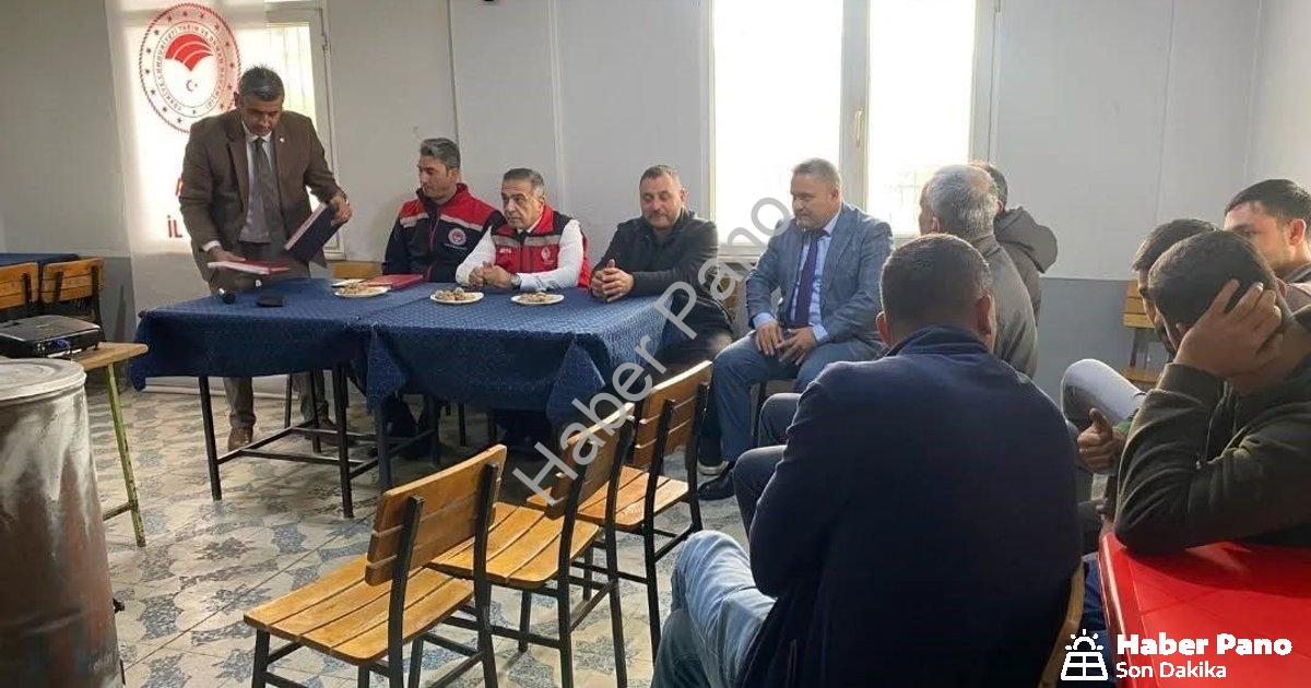 "Aydın’da Tarım Seferberliği: Yetkililer 17 İlçede Sahaya İndi" başlıklı haber için fotorealistik, p