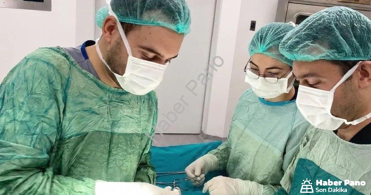 "Şuhut Devlet Hastanesi'nde Tarihi Başarı: İlk Kez Yama Yöntemiyle Fıtık Ameliyatı Yapıldı" başlıklı